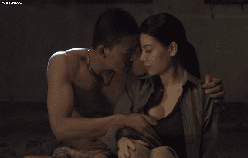 loat-canh-nong-soc-nhat-cua-nam-than-6-mui-hieu-nguyen-khong-ngai-dong-cham-ban-dien-cuong-nhi...gif