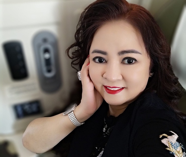 Ba-Nguyen-Phuong-Hang-khong-phai-Tong-giam-doc-cua-dai-Nam-truoc-khi-bi-bat-anh-1-1648174993-2...jpg