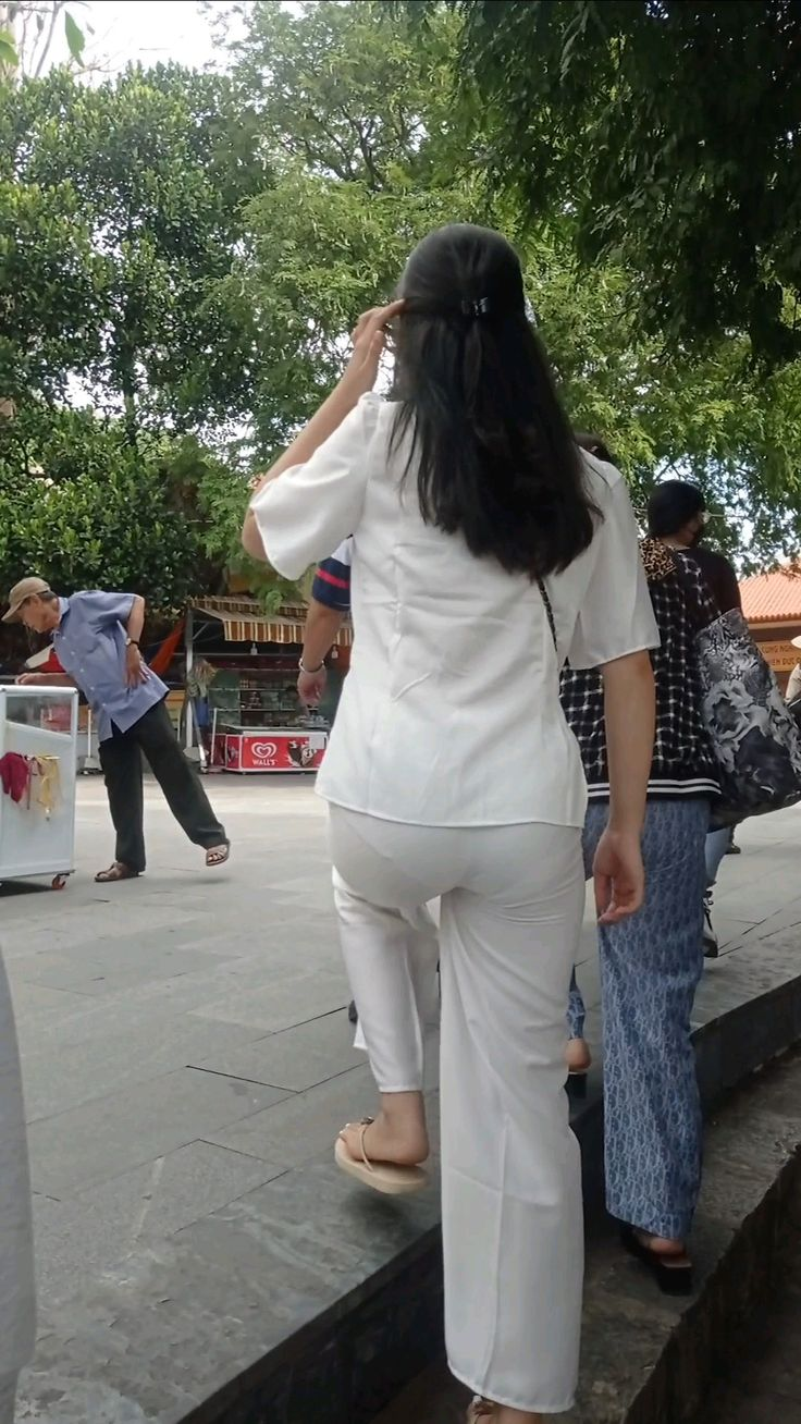 1743438097576.png