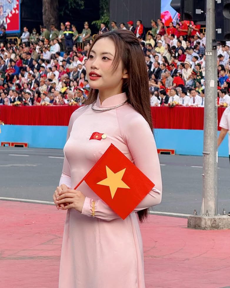 Gp2Rr49bcAAyFAJ.jpg