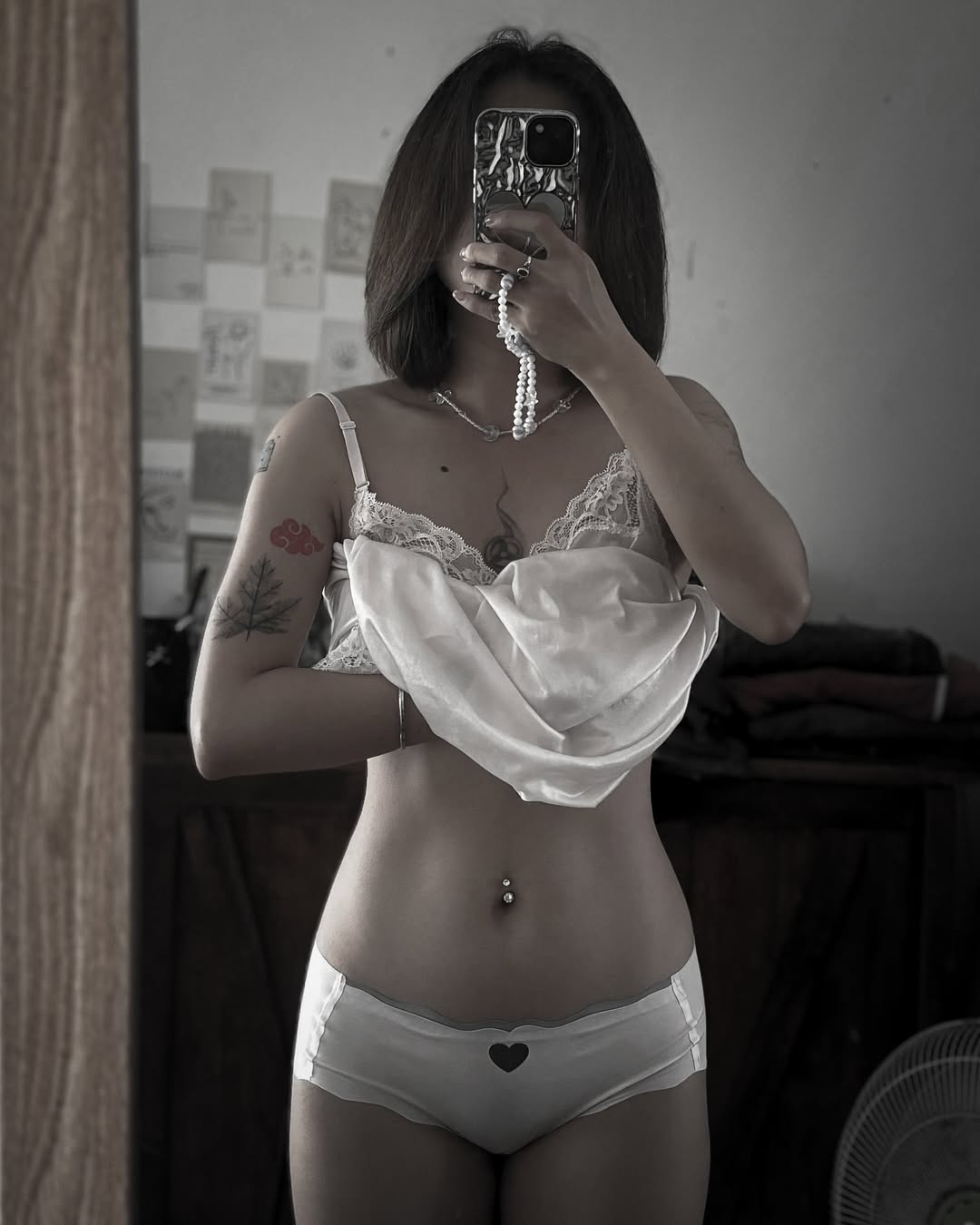 Khi một cô gái im lặng tức là cô ấy đang không nói gì 🤷🏼_♀️.jpg