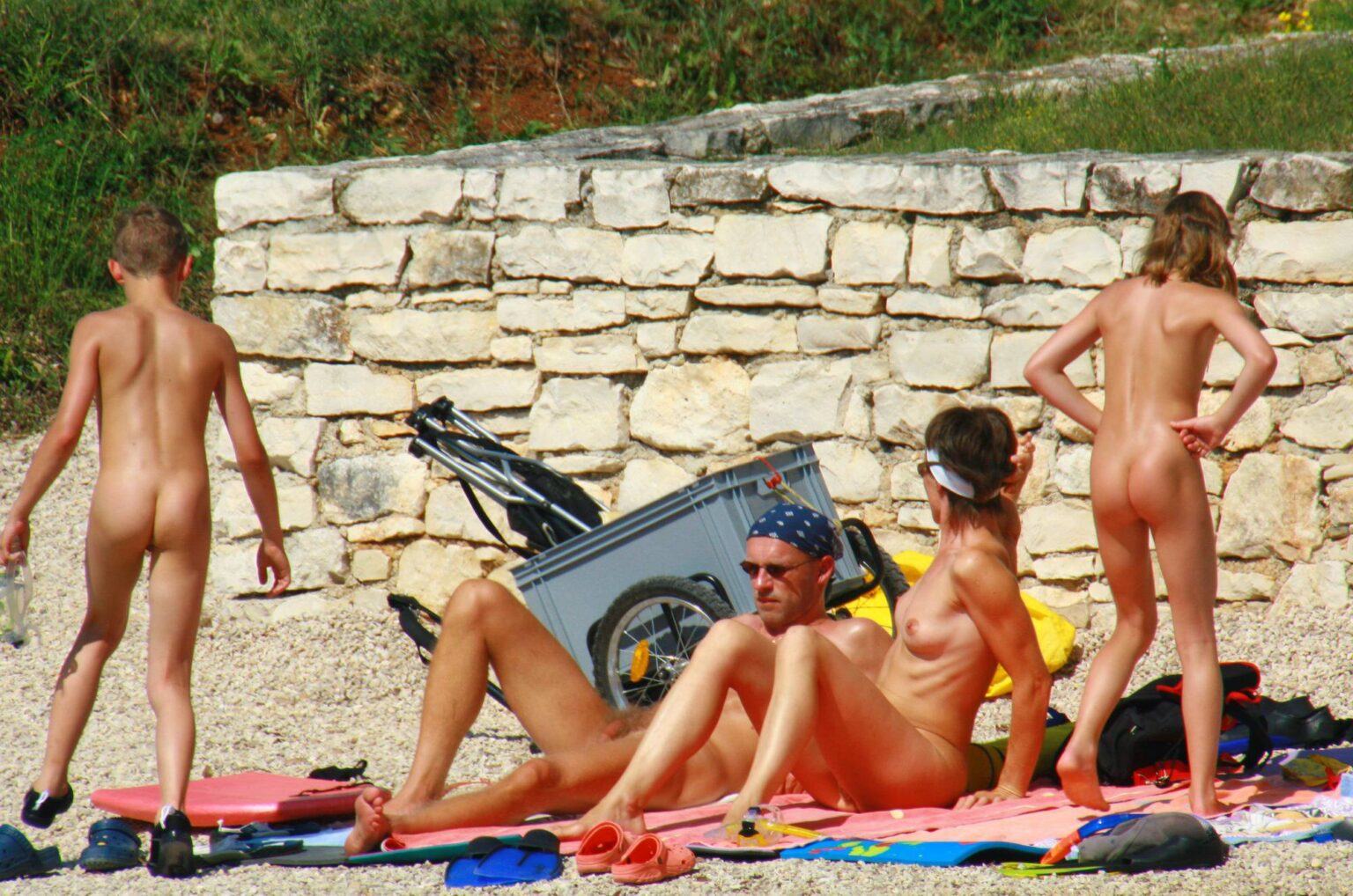 Purenudism-Pics-Family-Sunny-Beach-Camp-1-1536x1018.jpg