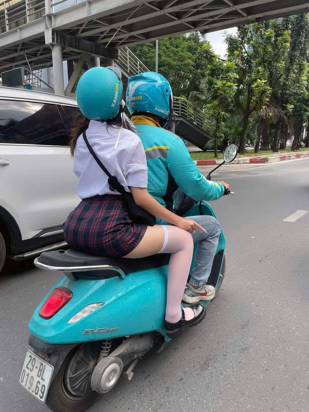 z7906996896175_69c2f93c310c2dfc24e7e5c4232bf825.jpg