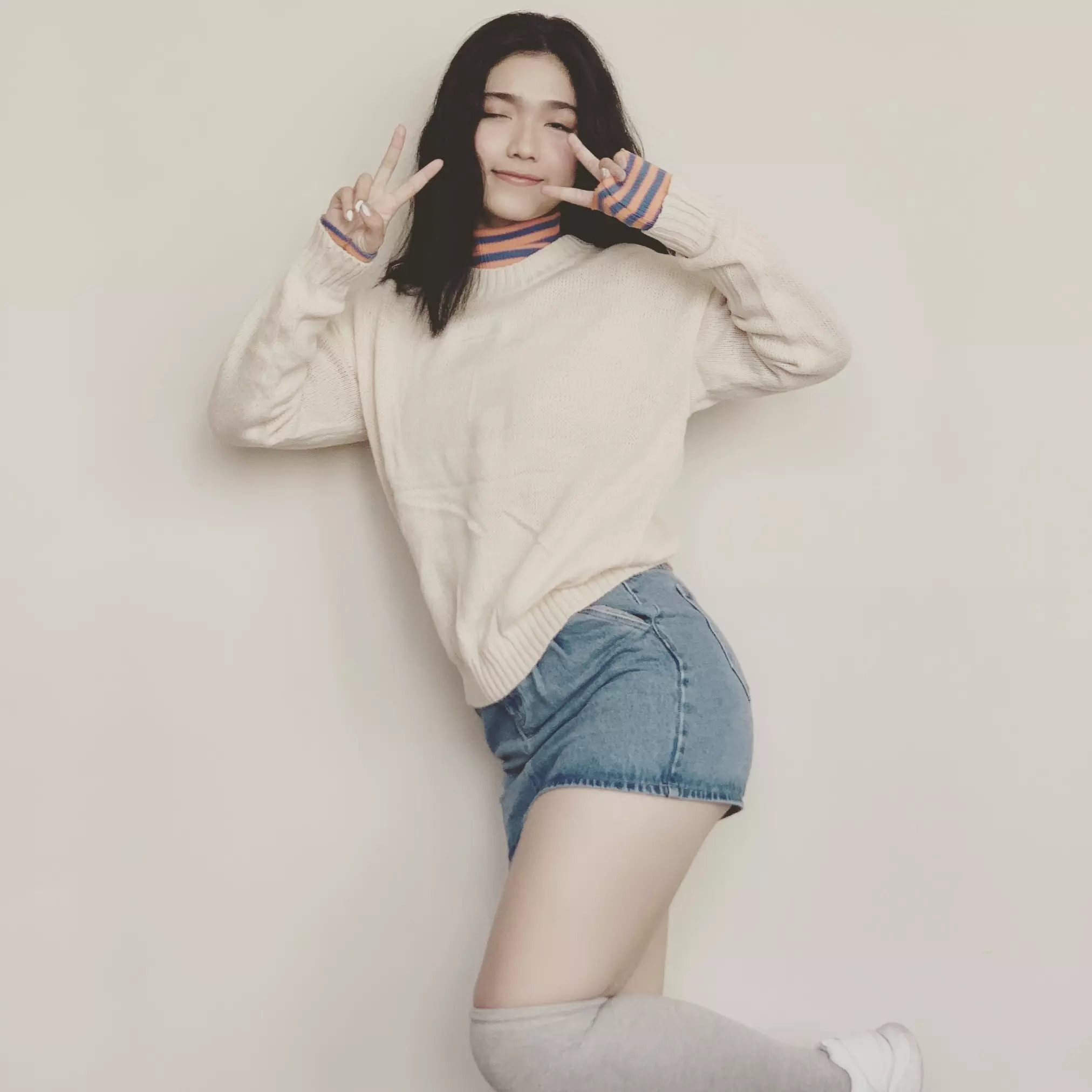 simple-outfit-sfw-typical-vietnamese-f2np6tvlka.jpg